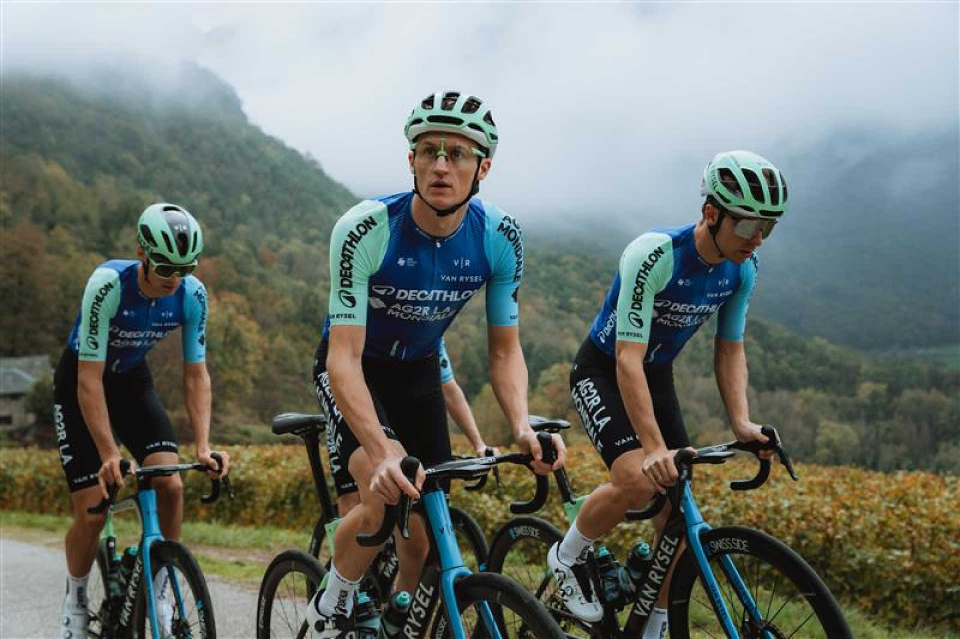 DECATHLON and VAN RYSEL strengthen their commitment alongside AG2R LA MONDIALE for the 2025 season